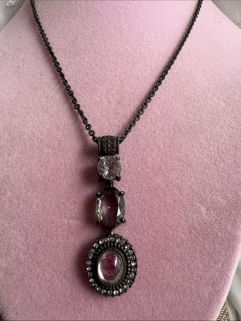 NRT by Avon. Antique-Style clear Stone Pendant Necklace - Women Jewelry